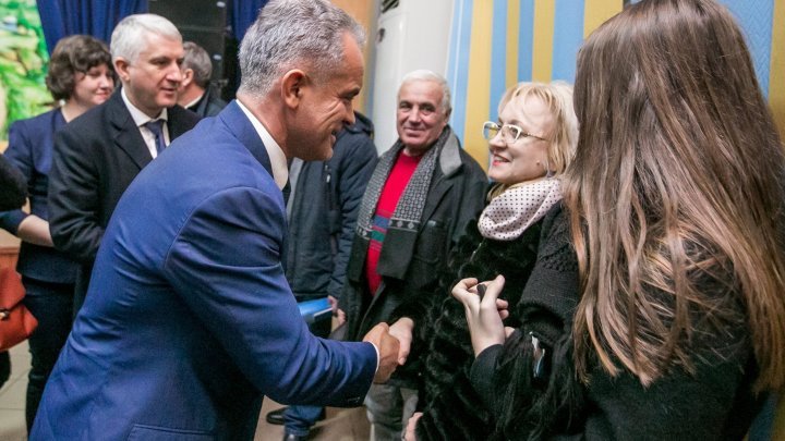 Vlad Plahotniuc visited his hometown Grozeşti: Efficient works must be persisted after elections 