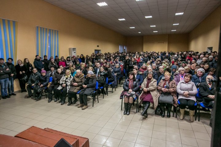 Vlad Plahotniuc visited his hometown Grozeşti: Efficient works must be persisted after elections 