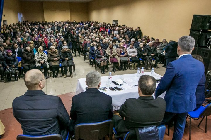 Vlad Plahotniuc visited his hometown Grozeşti: Efficient works must be persisted after elections 