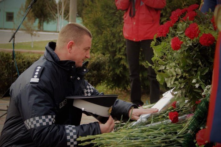 Victims of Nistru armed conflict commemorated in Coşniţa