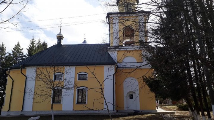 Hirbovat monastery caught fire. Place where cereals and wool was stored in flames (PHOTO)