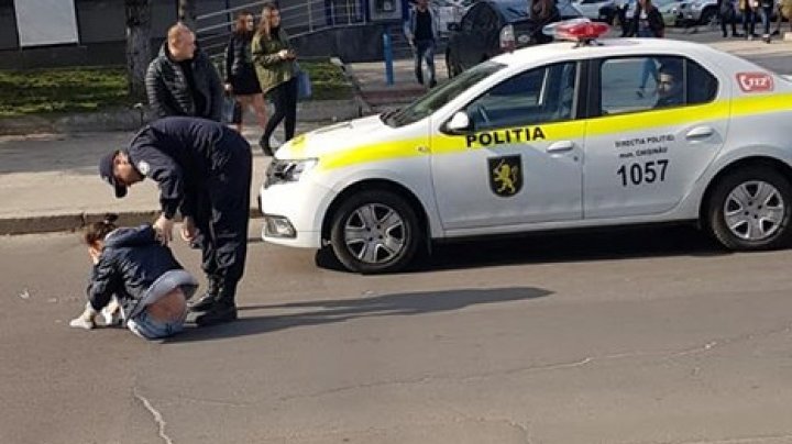 Accident in Botanica sector. Police car hits woman on crosswalk 