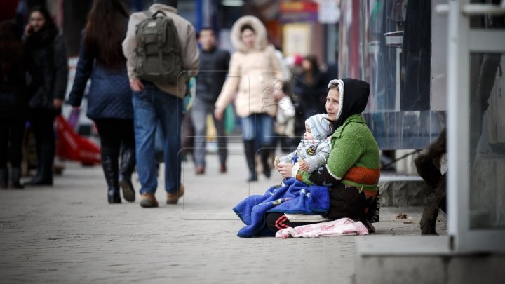 Reaction of mothers who oblige their children to beg in street 