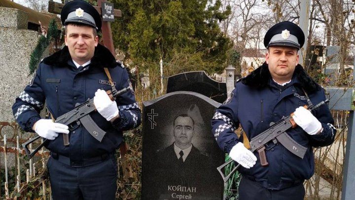 Police pay tribute to fallen ones in Nistru war:It is duty of ours and next generations to honor history