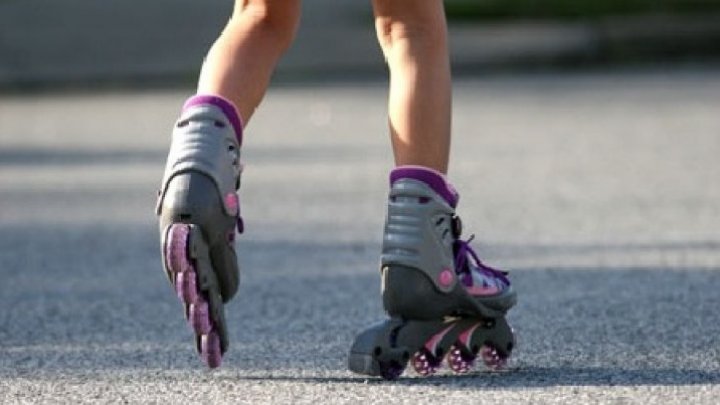 They are runner-up in international artistic skating competitions but still must train on rollerblades