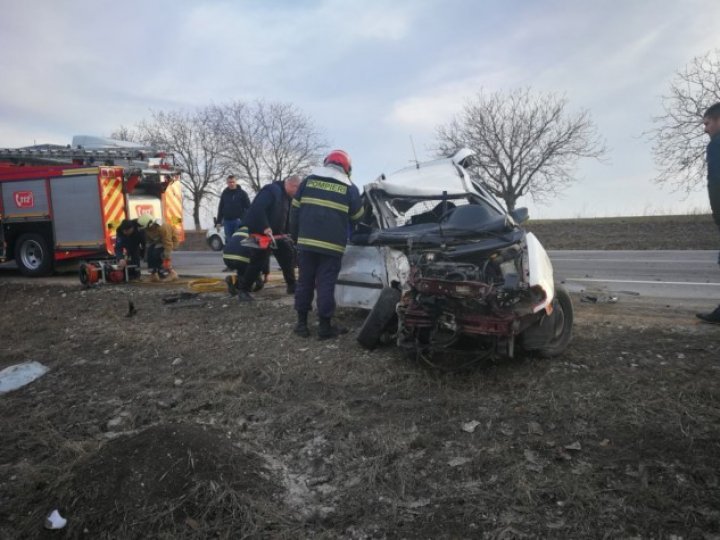 Grave accident in Rascani district. Minibus and car crashed (PHOTO)