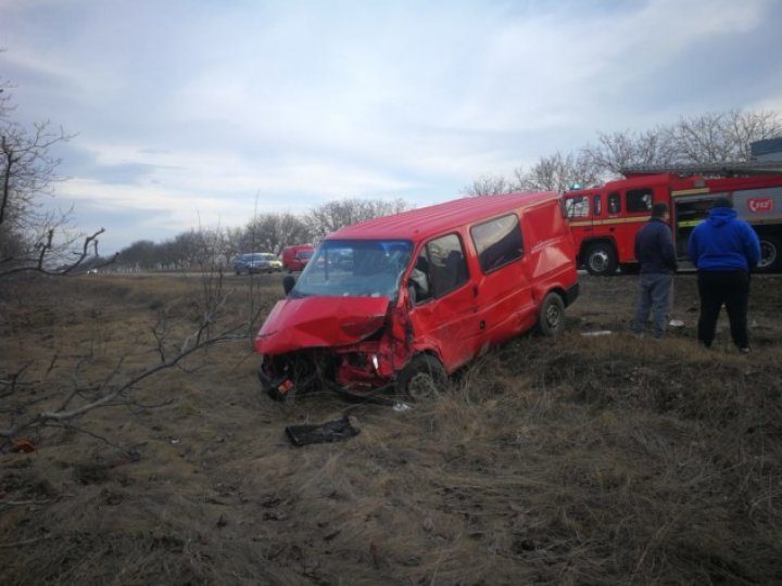 Grave accident in Rascani district. Minibus and car crashed (PHOTO)