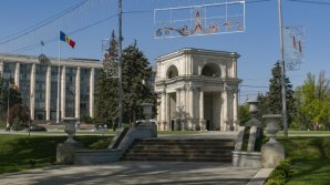 Holiday atmosphere in Capital. Easter decorations in Cathedral Square (PHOTO REPORT)