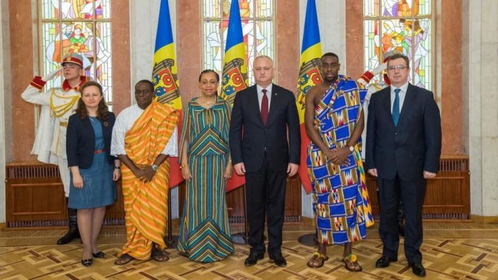 President Dodon received accreditation letters of four Ambassadors to  Republic of Moldova