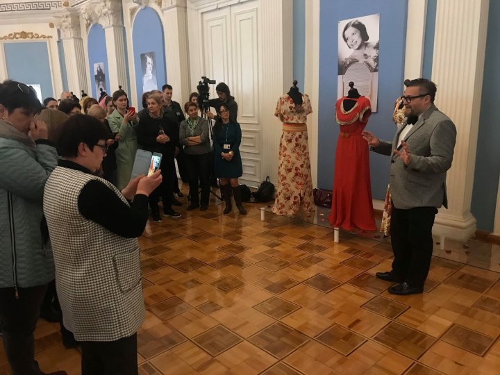 Unique and famous collection. Exhibition of clothes worth 250 thousand USD started at National History Museum from Chisinau 