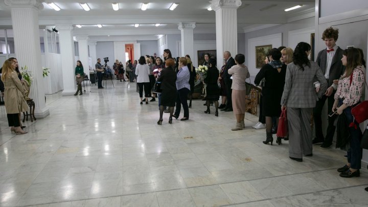 Unique and famous collection. Exhibition of clothes worth 250 thousand USD started at National History Museum from Chisinau 