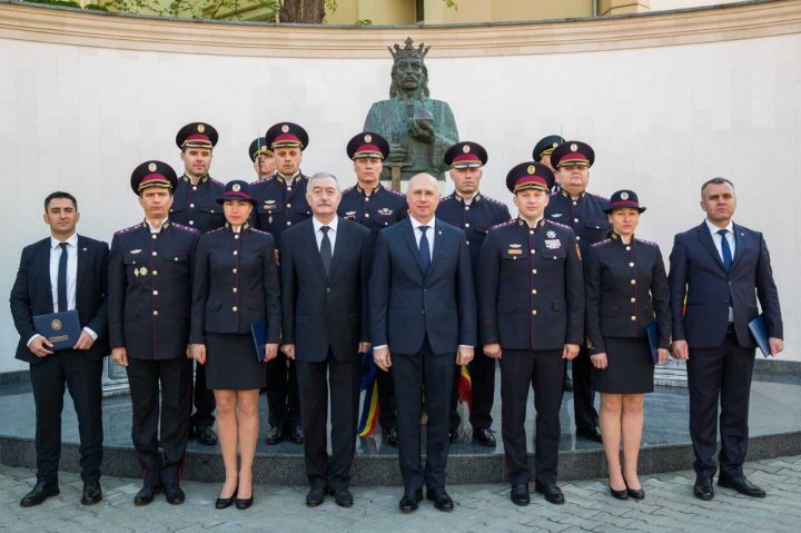 PM Filip on Flag Day: We hold our head up high and rise to tricolor's height and dignity 