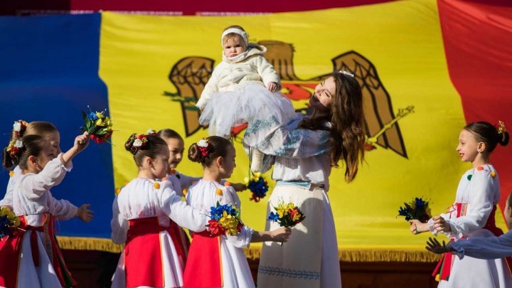 PM Filip on Flag Day: We hold our head up high and rise to tricolor's height and dignity 