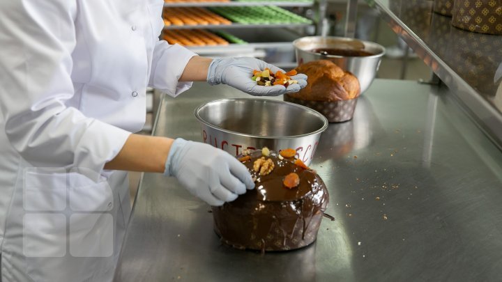 Getting ready for Easter in Moldova. Bakeries work 24/7 (photo report)