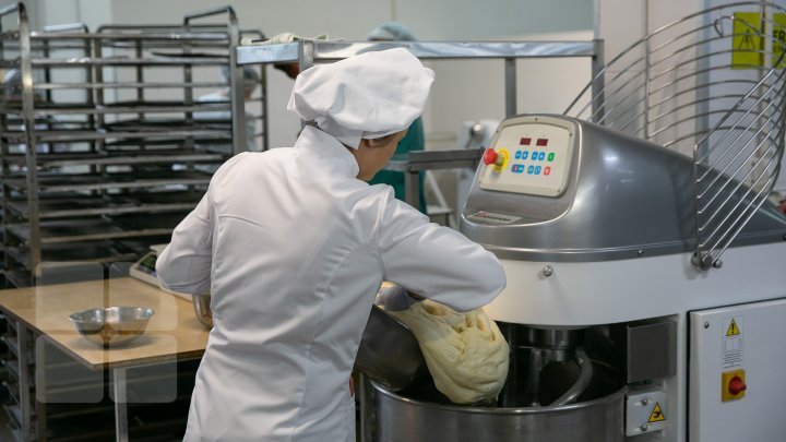 Getting ready for Easter in Moldova. Bakeries work 24/7 (photo report)