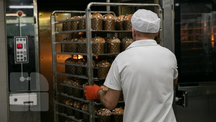 Getting ready for Easter in Moldova. Bakeries work 24/7 (photo report)