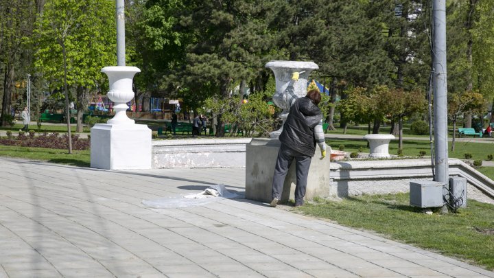 Holiday atmosphere in Capital. Easter decorations in Cathedral Square (PHOTO REPORT)