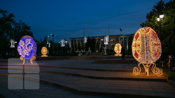 Holy light from Jerusalem's Holy Sepulcher church reached Chisinau's Nativity of the Lord Metropolitan Cathedral