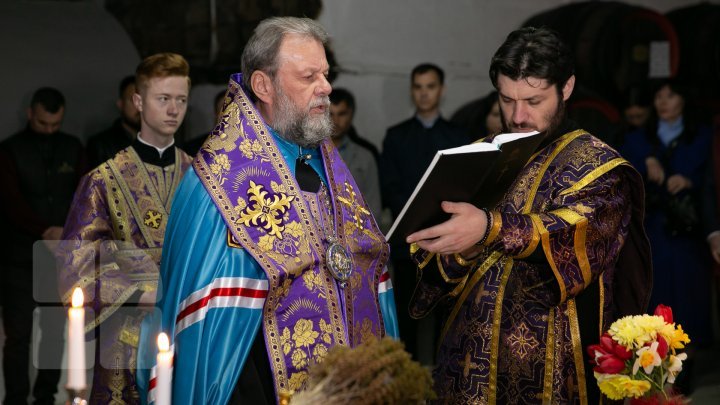 Metropolitan Vladimir consecrates pastoral retreat (Photo report)