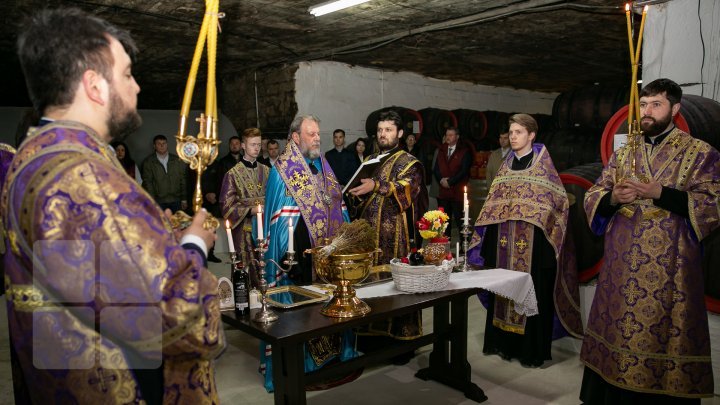 Metropolitan Vladimir consecrates pastoral retreat (Photo report)