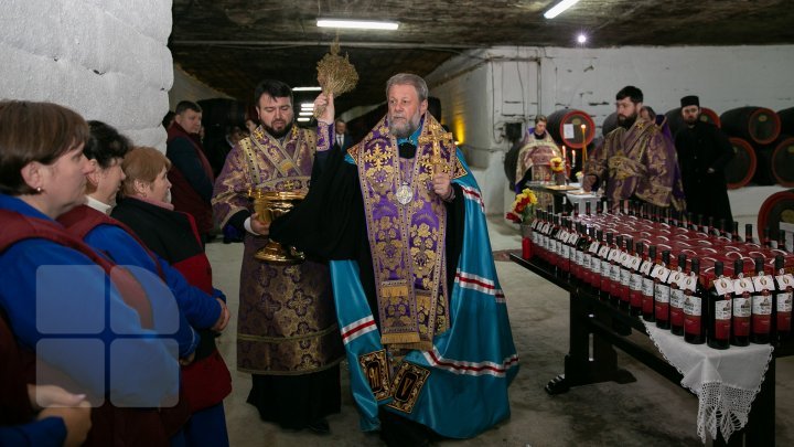 Metropolitan Vladimir consecrates pastoral retreat (Photo report)