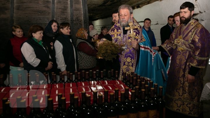 Metropolitan Vladimir consecrates pastoral retreat (Photo report)