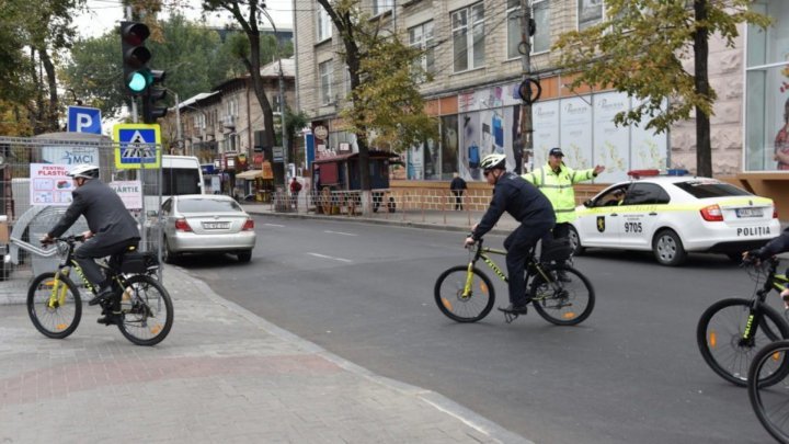 14 police inspectors started the two wheels patrol in the Capital parks