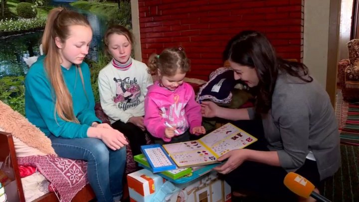 Edelweiss foundation of Vlad Plahotniuc started the Easter campaign. Large family received presents 