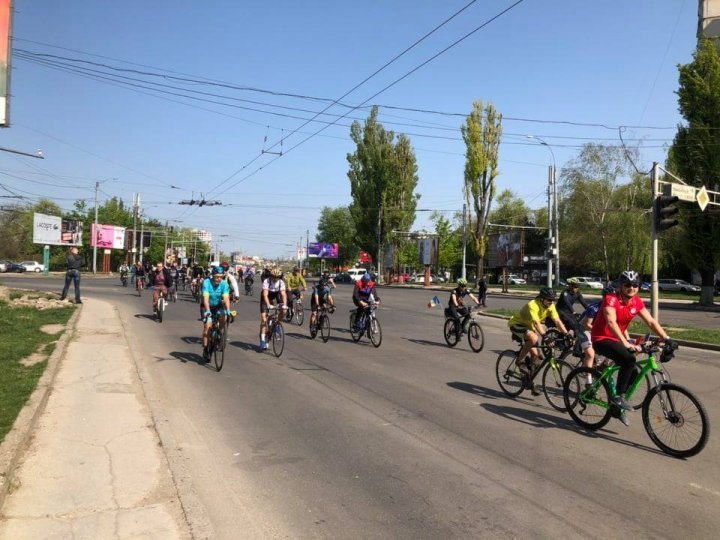 Meaningful actions of Moldovan police to honor National Flag Day 