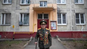 Centenarian russian veteran of World War II calls for peace on Victory Day