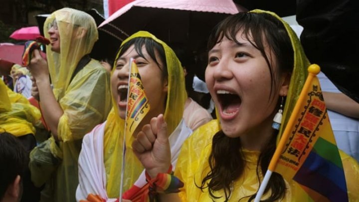 Taiwan becomes the first Asian state to approve gay marriage