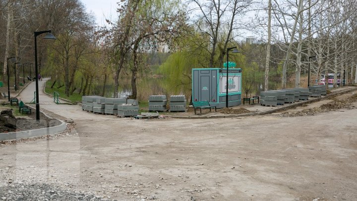 'New' Rose Valley park of Chisinau takes shape due to renovation. Half repair works are carried through 