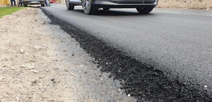 Telltale signs that politician fulfills his promise: People from Florești enjoy walking on well-built roads