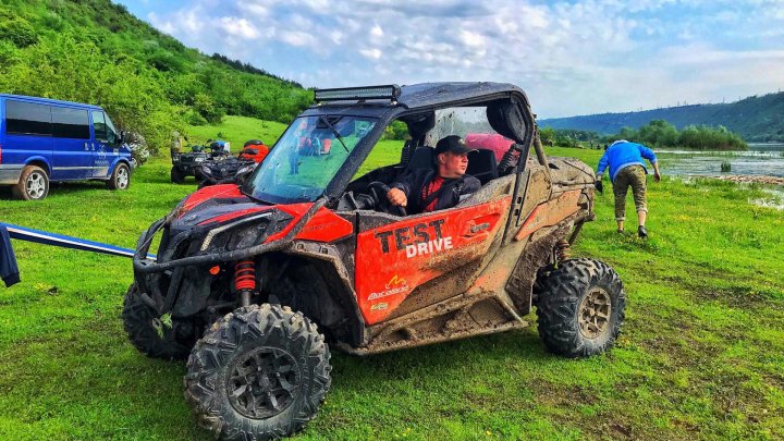 Amphibious quads in off-road race full of extreme conditions 