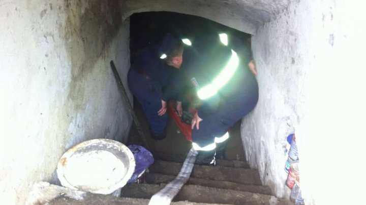 Crops ripped out and rescuers sought to pump water following weekend heavy rain (photo)