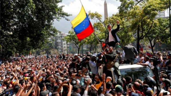 Venezuela crisis: More clashes expected as Guaidó and Maduro call for demonstrations