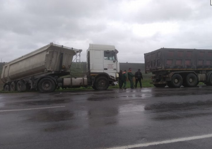 Violent accident in Balti. Truck skidded off the road (PHOTO)