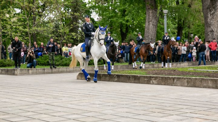 Unusual parade in Cathedral Square (VIDEO)