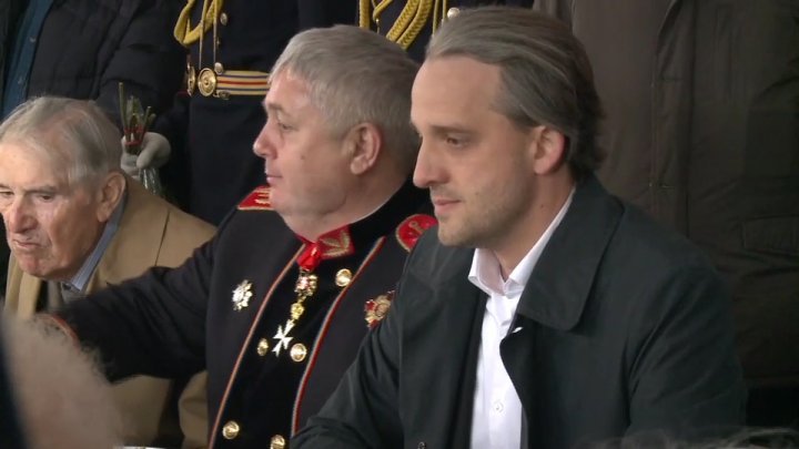 Andrian Candu and Pavel Filip like you never seen them before. They are celebrating with the veterans (PHOTO)