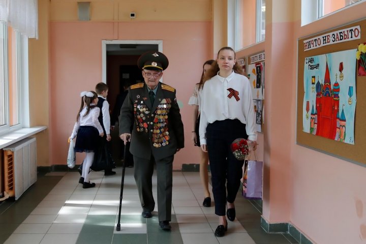 Centenarian russian veteran of World War II calls for peace on Victory Day