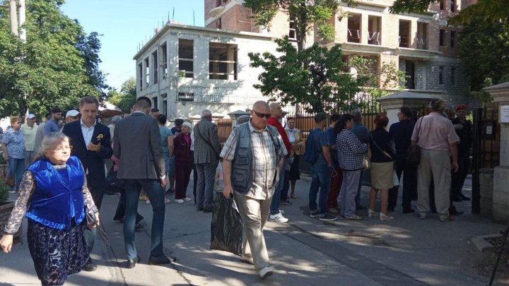 Great number of Romanian citizens residing in Moldova cast vote in Europe parliament elections 