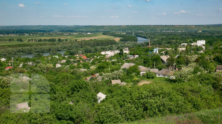 Beautiful landscapes. Vadul lui Voda - most green town from Moldova (PHOTO REPORT)