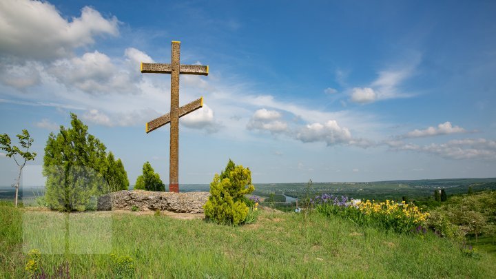 Beautiful landscapes. Vadul lui Voda - most green town from Moldova (PHOTO REPORT)