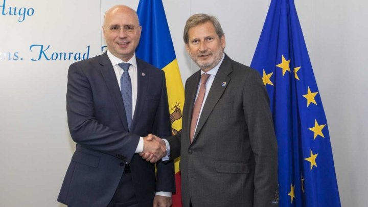 PM Pavel Filip talked with Commissioner for Neighborhood Policy and Negotiations for Enlargement Johannes Hahn