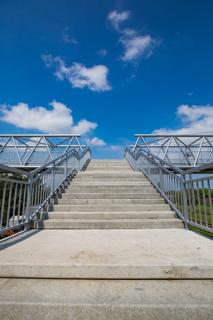 Pavel Filip: How does pedestrian bridge in Străşeni look like?