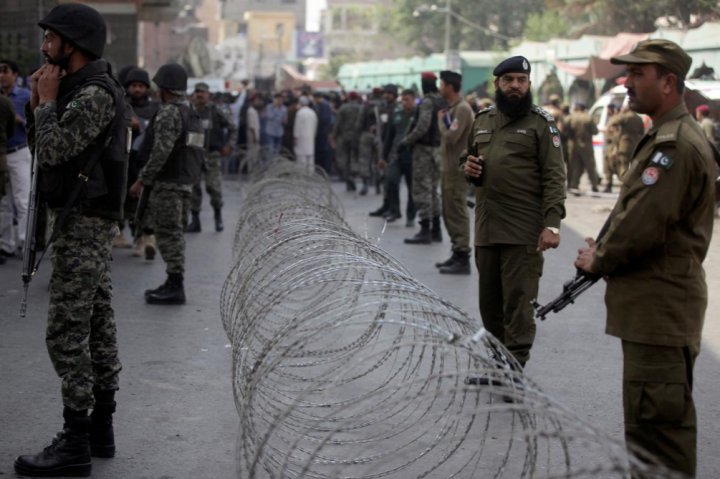 Explosion near altar in Pakistan. Police announced 9 deaths