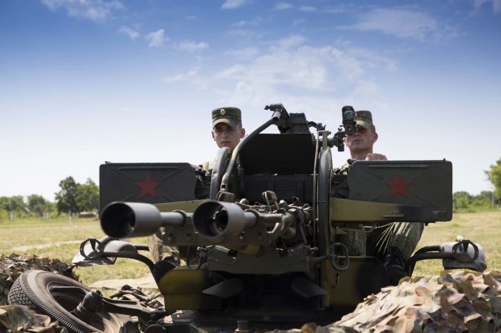 Separatist army checks the ammunition and artillery (PHOTO)