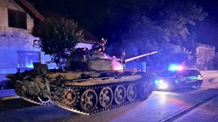 Drunk man freaked out the streets of a small Polish town driving a Soviet tank (PHOTOS)