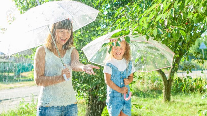 Rainfall and thunderstorm are forecast in isolated areas of the country. Keep close to your umbrellas, even though the weather is hot