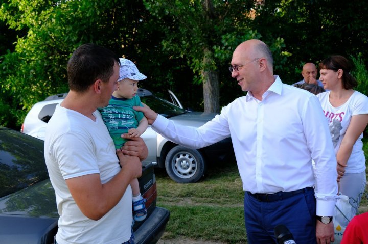 Pavel Filip celebrated Tiganesti village day yesterday: I will continue to support you because you supported me when I needed